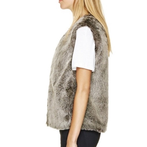 ARITZIA Talula Park Slope Sleeveless faux Fur Vest size s - Picture 2 of 9